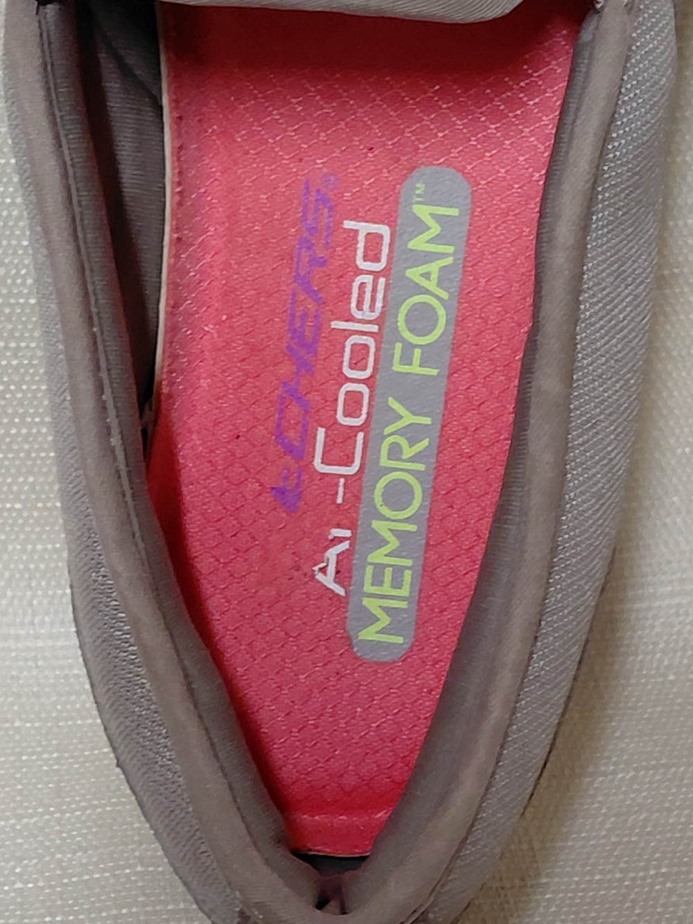 Skechers Taupe Slip-On Casual Loafers w/ Memory Foam Insole Womens Size 8 - Picture 3 of 5